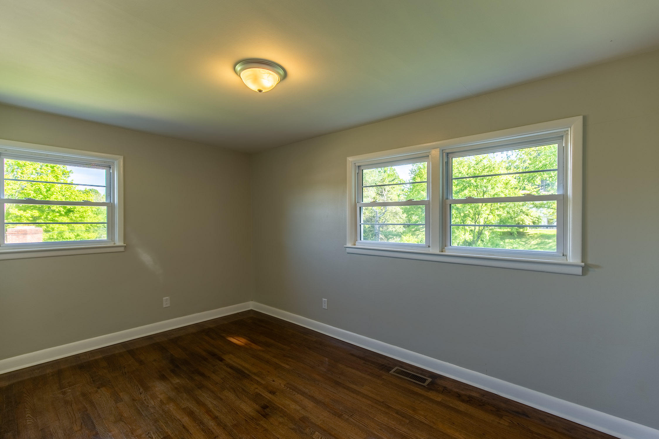 419 Cheyenne Road Bristol, VA 24201 - Photo 14 of 21 25
