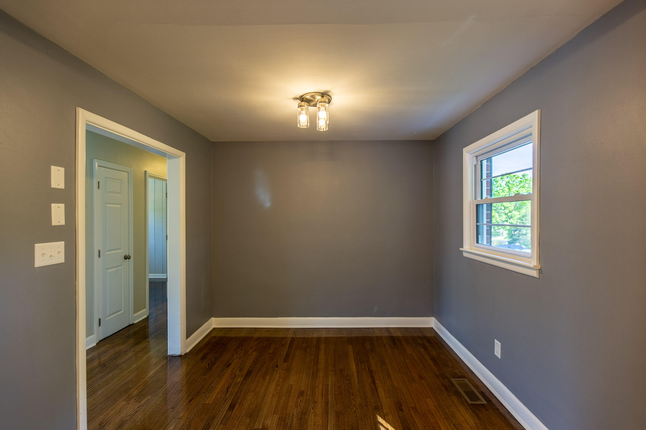 419 Cheyenne Road Bristol, VA 24201 - Photo 8 of 21 13