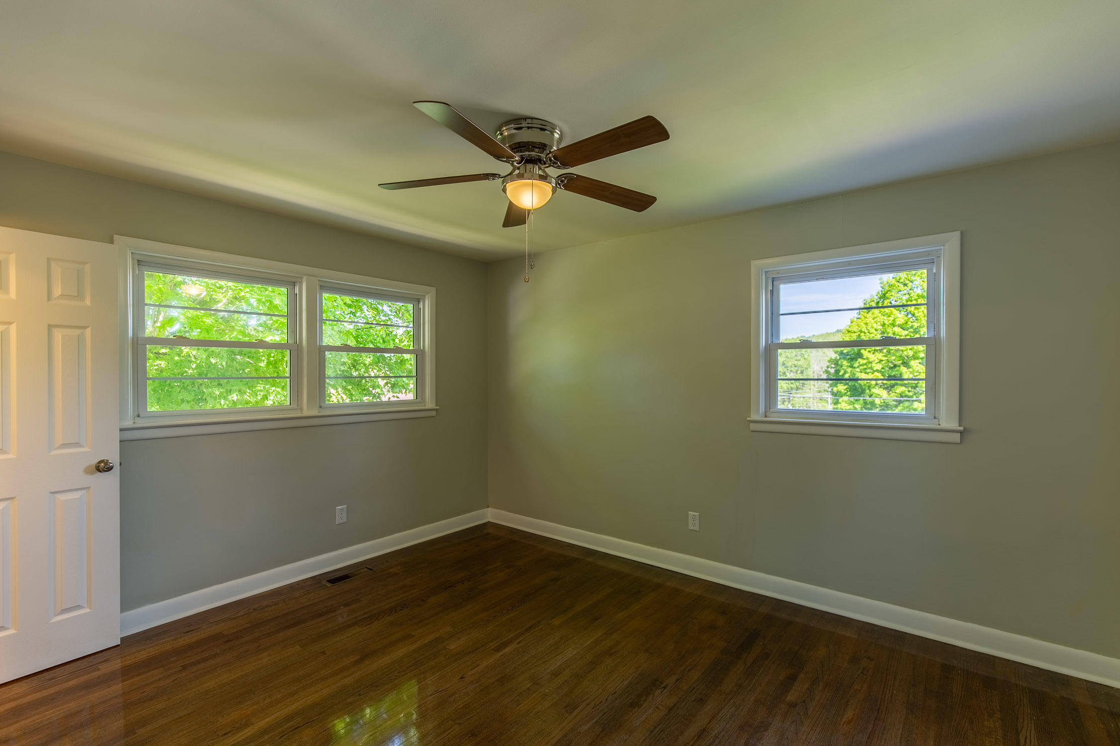 419 Cheyenne Road Bristol, VA 24201 - Photo 10 of 21 17