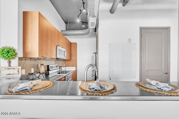 1 East Lexington Avenue, Unit 809 Phoenix, AZ 85012 - Photo 10 of 44 Kitchen