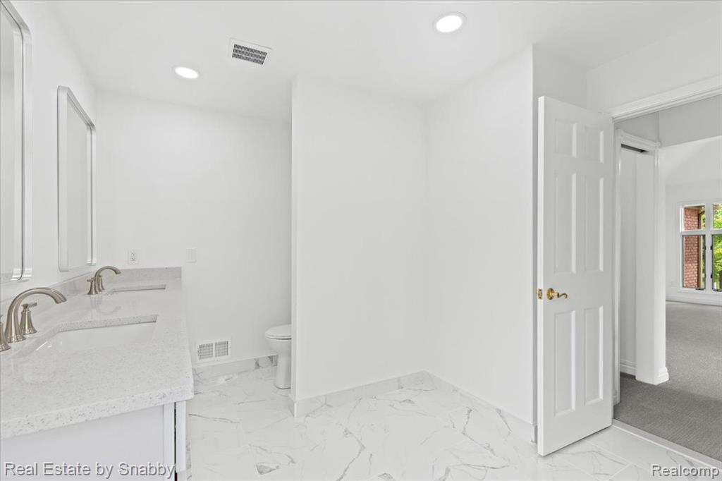 4096 Oak Tree Circle Rochester, MI 48306 - Photo 32 of 56