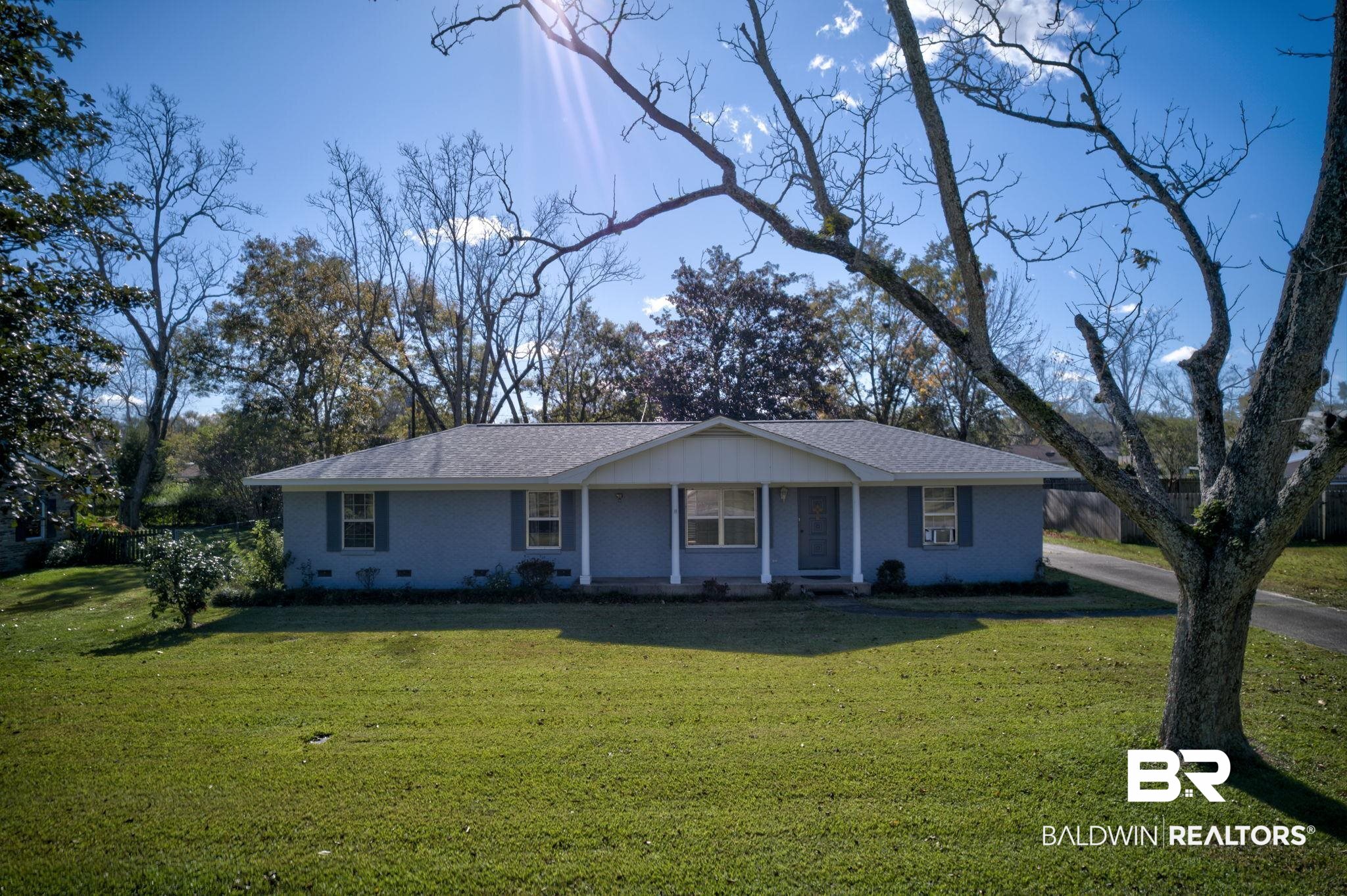 606 East Myrtle Avenue Foley, AL 36535 - Photo 10 of 24 Single story home featuring a front lawn