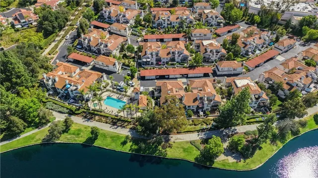 $749,999 | 31 Brisa Del Lago, Rancho Santa Margarita, CA 92688