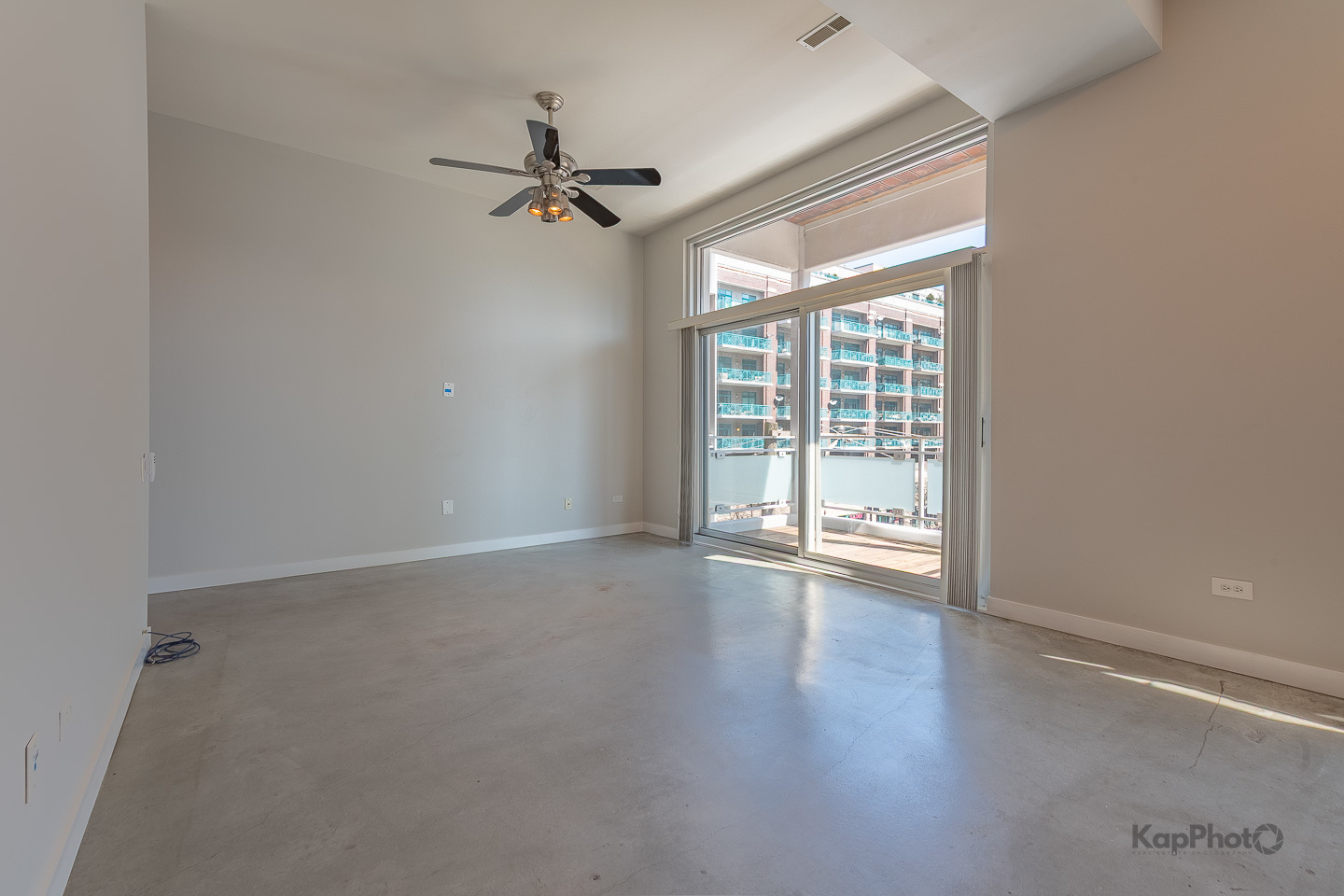 939 West Madison Street, Unit 403 Chicago, IL 60607 - Photo 7 of 27 Gallery Image 7