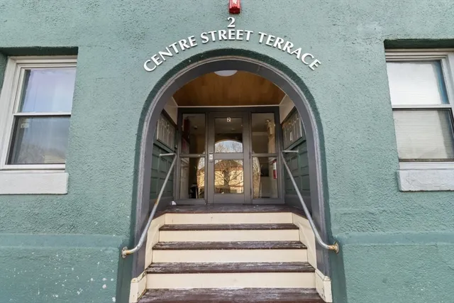 $2,100 | 2 Centre St Terrace, Unit 1B, Boston, MA 02119