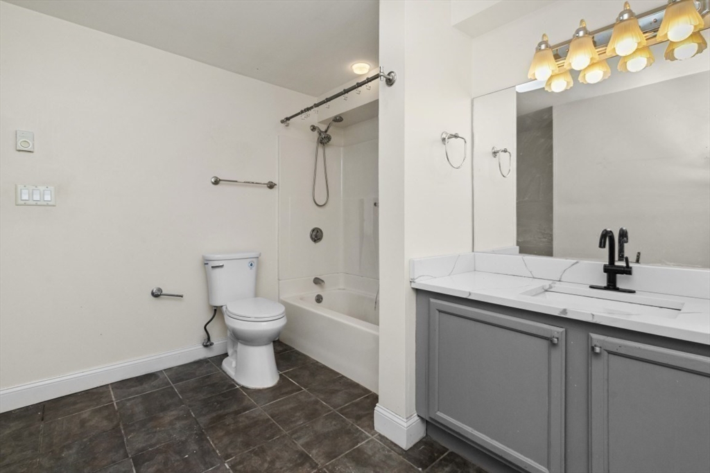 2 Centre St Terrace, Unit 1B Boston, MA 02119 - Photo 13 of 18