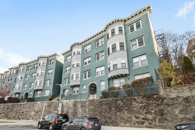 $2,100 | 2 Centre St Terrace, Unit 1B, Boston, MA 02119