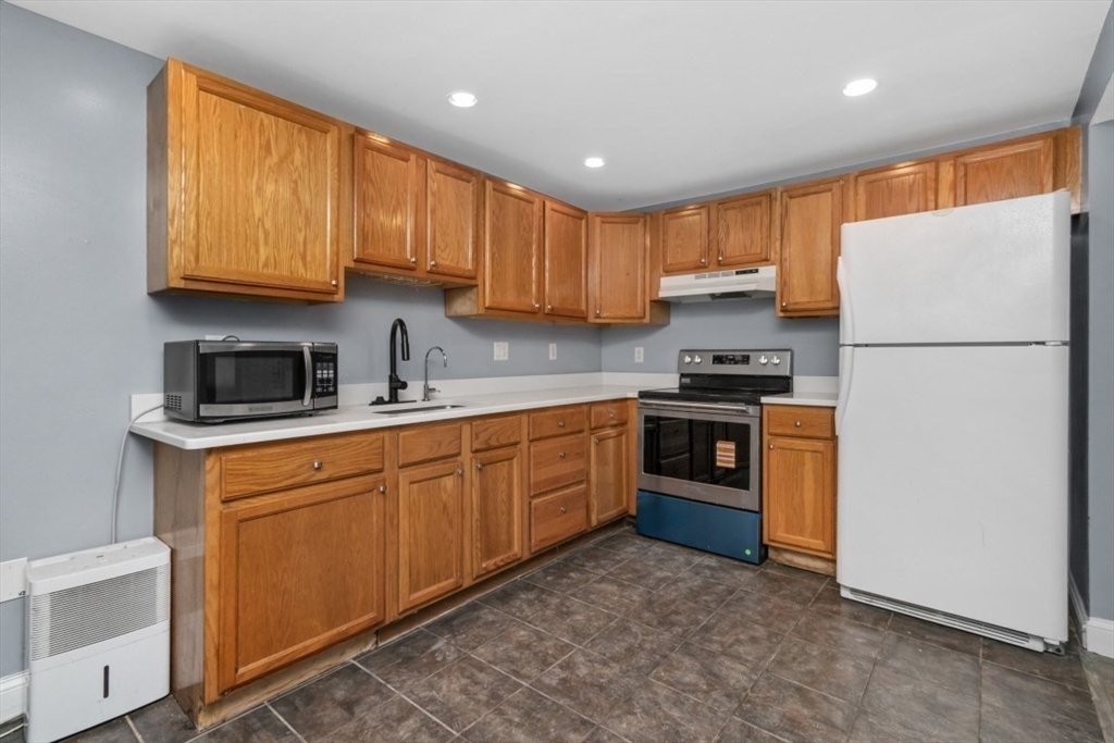 2 Centre St Terrace, Unit 1B Boston, MA 02119 - Photo 3 of 18