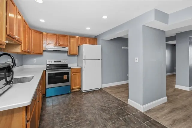$2,100 | 2 Centre St Terrace, Unit 1B, Boston, MA 02119