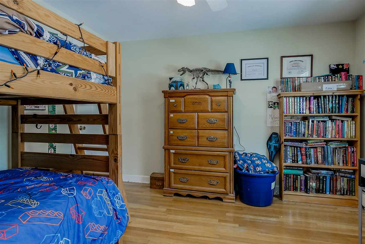 97 Peele Road Nashua, NH 03062 - Photo 14 of 33