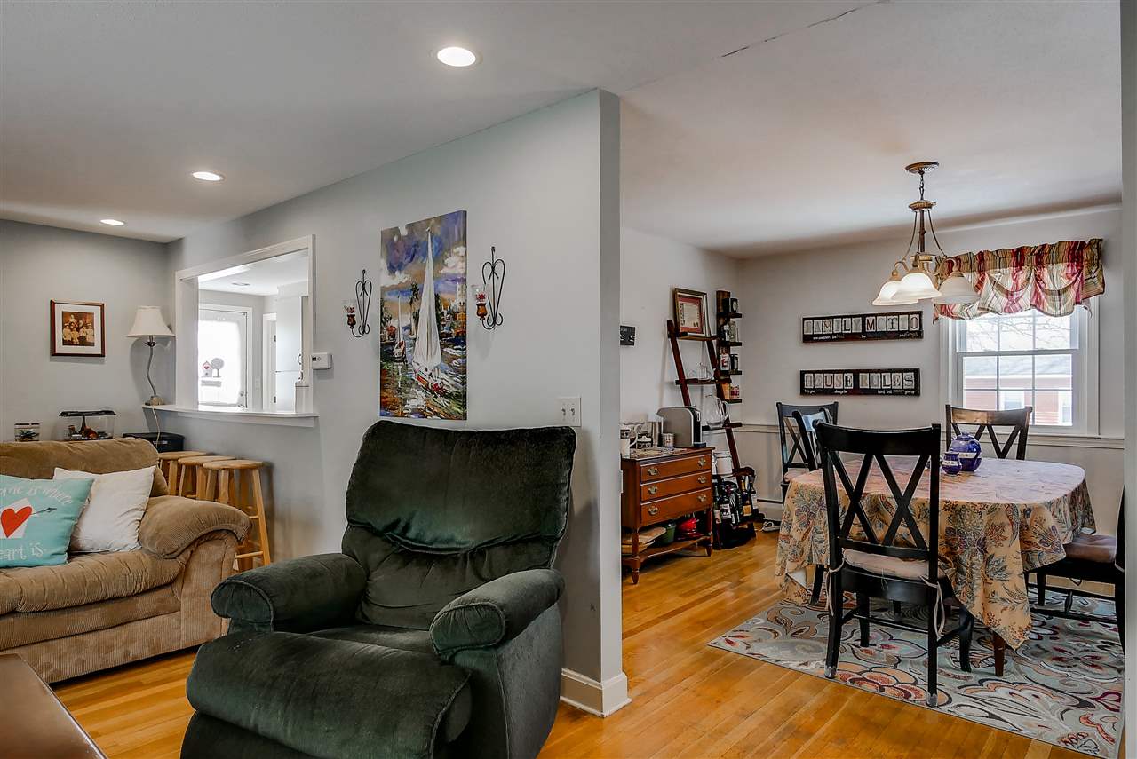 97 Peele Road Nashua, NH 03062 - Photo 8 of 33