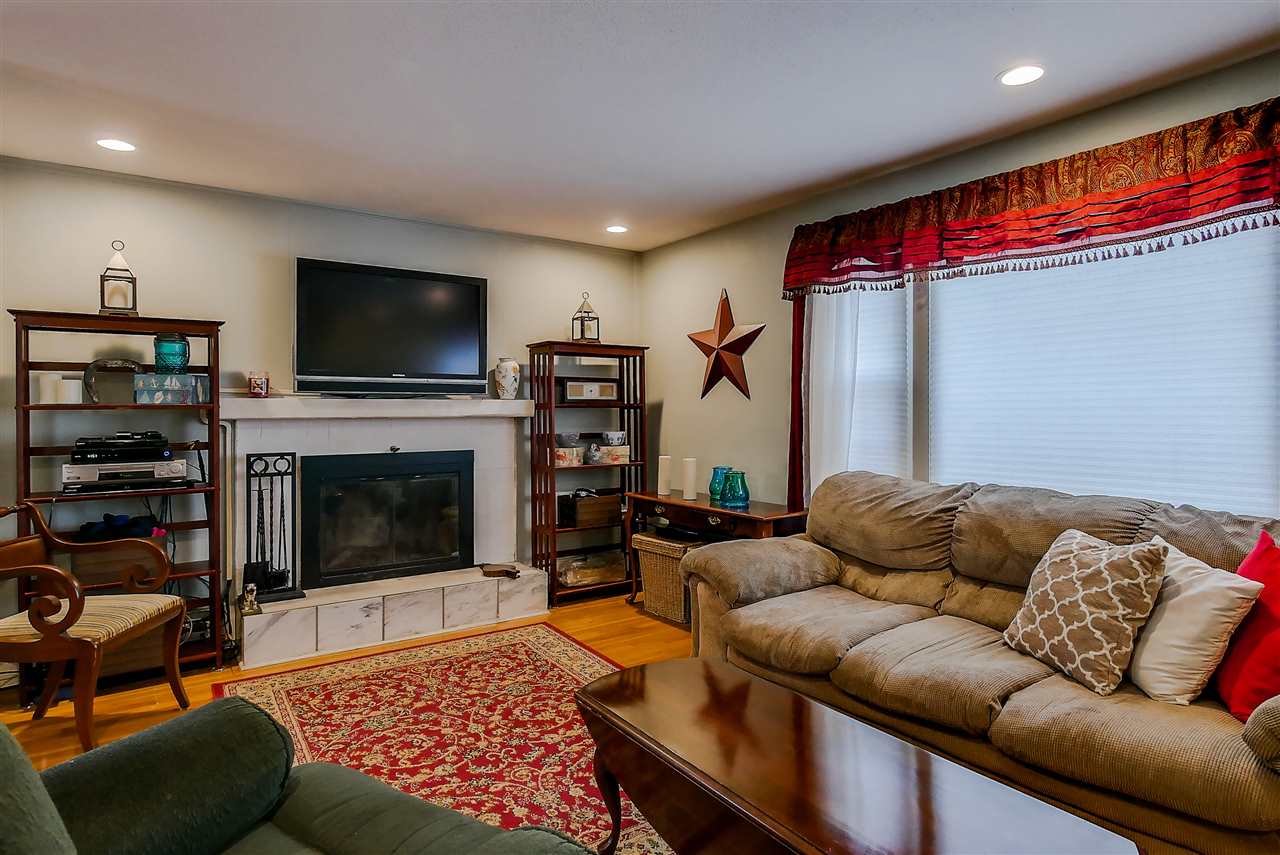 97 Peele Road Nashua, NH 03062 - Photo 9 of 33