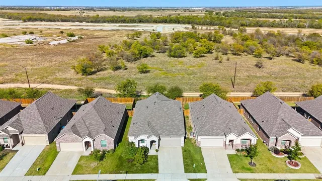 $364,000 | 528 Ranchito Pass, Fort Worth, TX 76052