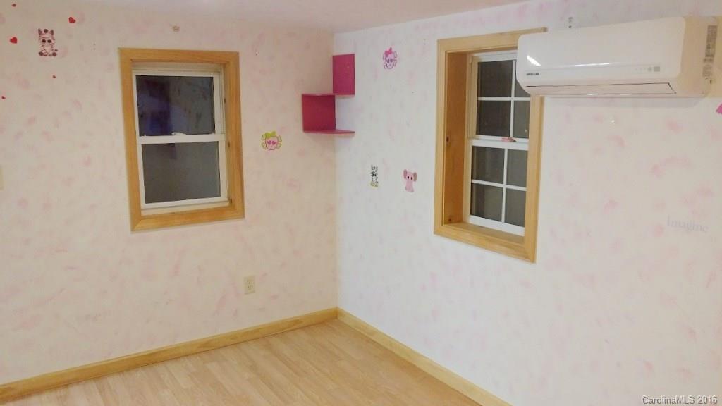 290 Trent Road, Unit 1 Brevard, NC 28712 - Photo 10 of 15 Gallery Image 10