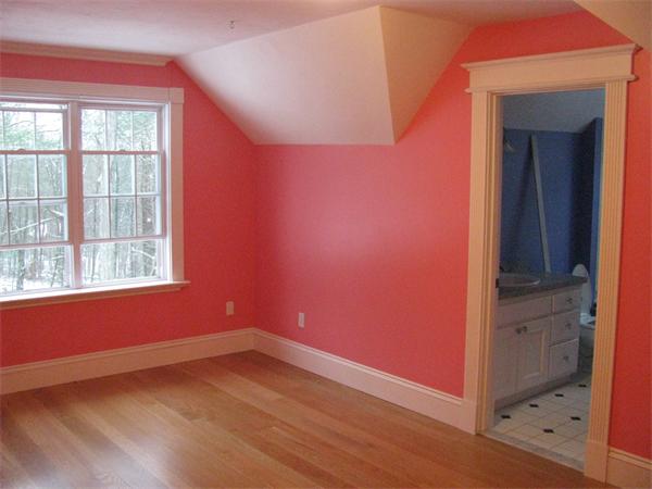 546 Fowler Road Northbridge, MA 01534 - Photo 7 of 11 an empty room with a window