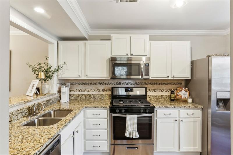 2901 Lenox Road Northeast, Unit 1002 Atlanta, GA 30324 - Photo 8 of 27