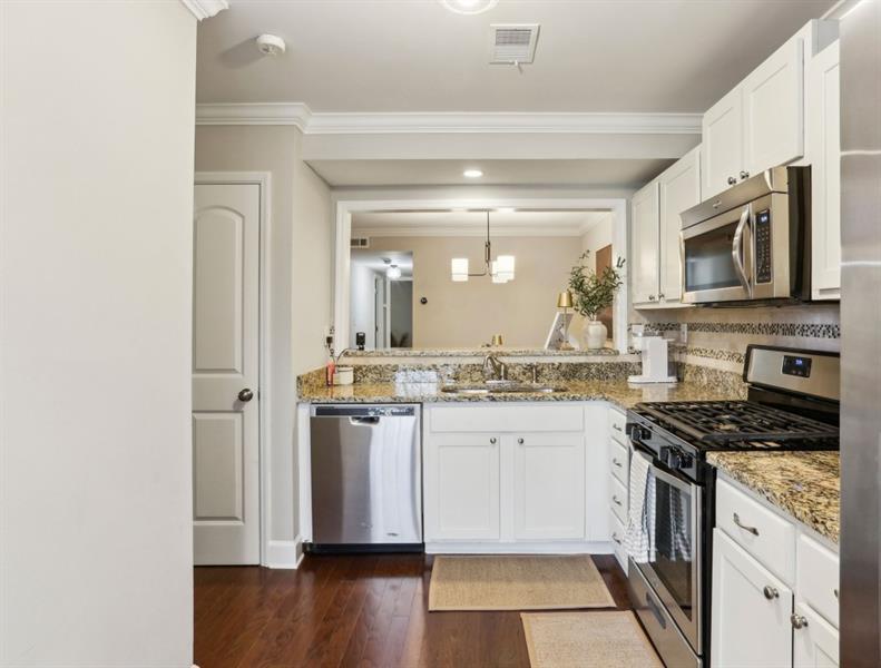 2901 Lenox Road Northeast, Unit 1002 Atlanta, GA 30324 - Photo 9 of 27