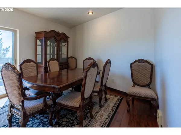 $775,000 | 31367 Clarks Creek Road, Mount Vernon, OR 97865