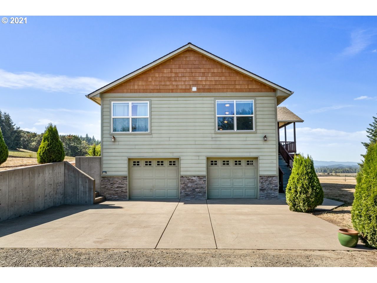 11820 Simpson Road Monmouth, OR 97361 - Photo 2 of 20 a front view of a house with a yard