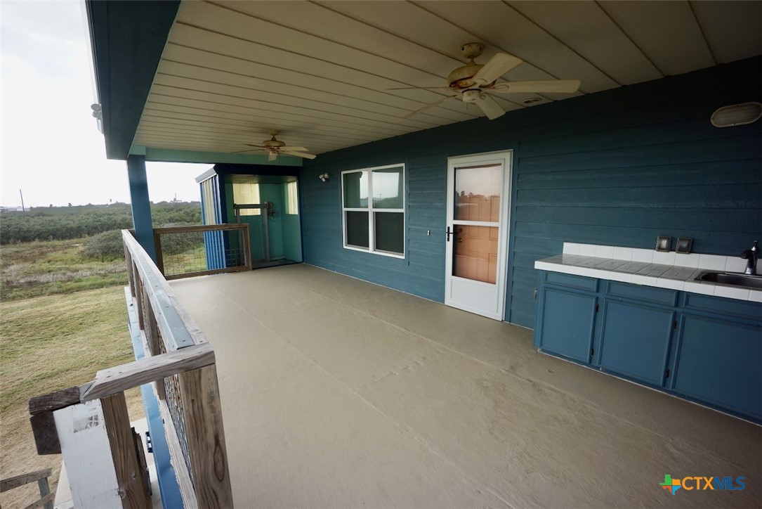 811 Main Street Port O'Connor, TX 77982 - Photo 11 of 35