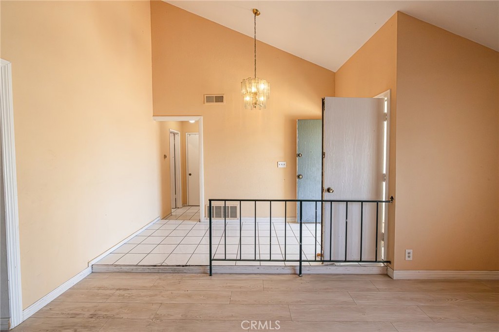 915 South Sarah Way Anaheim, CA 92805 - Photo 13 of 41 Living room