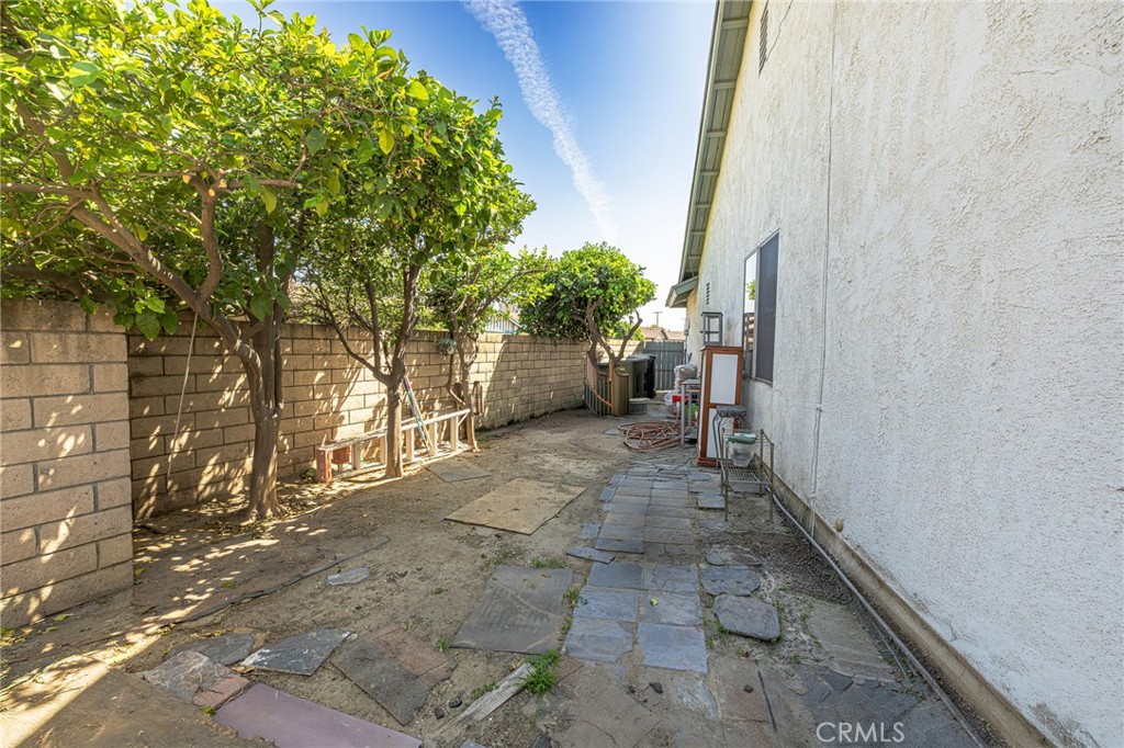 915 South Sarah Way Anaheim, CA 92805 - Photo 32 of 41 Backyard