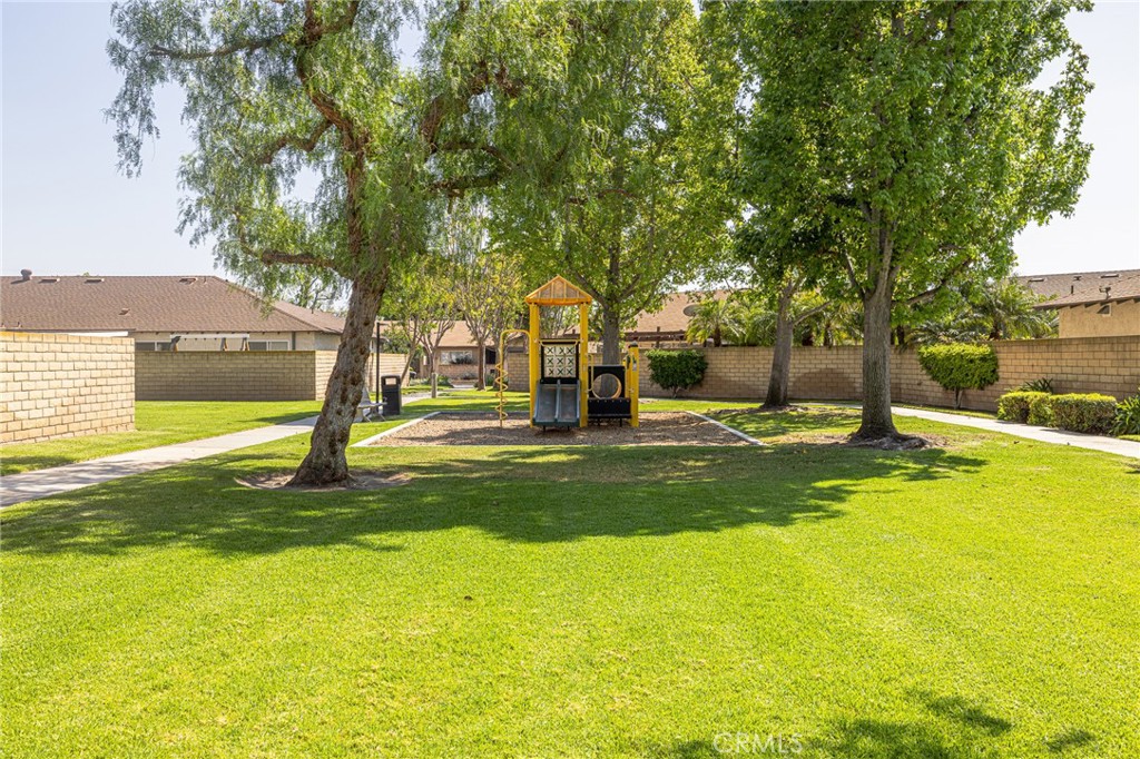 915 South Sarah Way Anaheim, CA 92805 - Photo 38 of 41 community