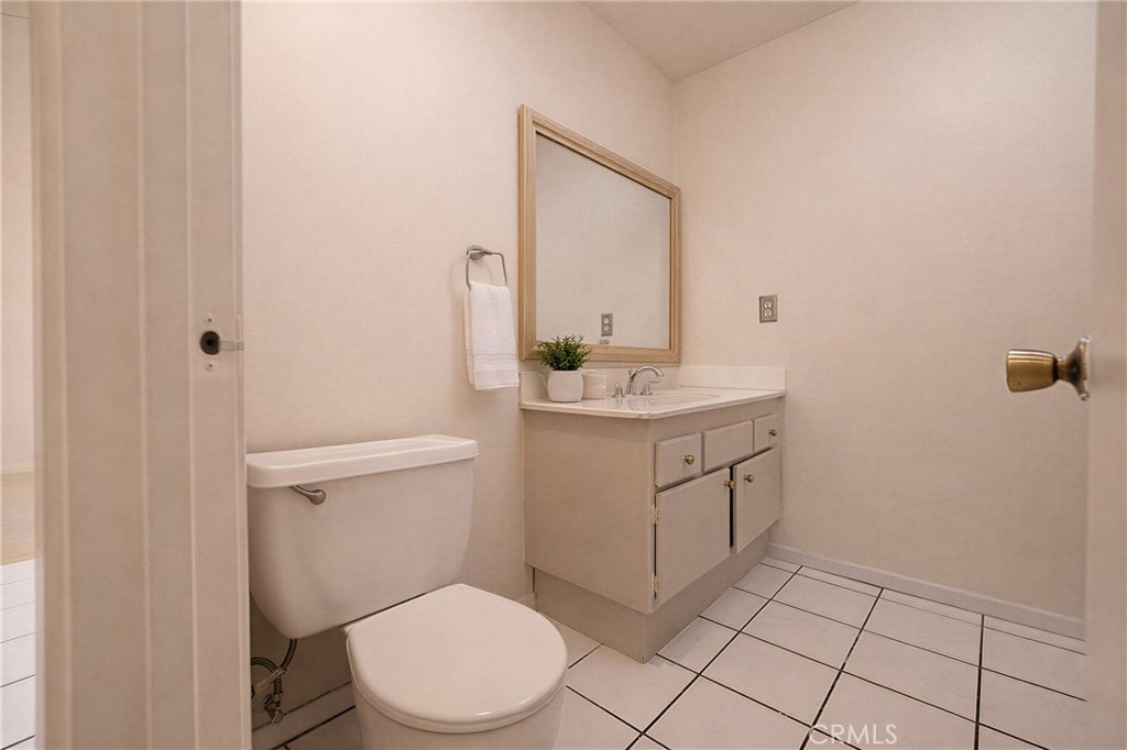 915 South Sarah Way Anaheim, CA 92805 - Photo 6 of 41 Master bath virtually edited