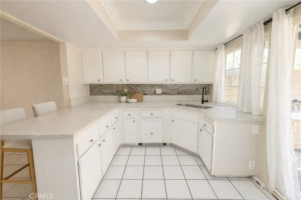 915 South Sarah Way Anaheim, CA 92805 - Photo 9 of 41 Kitchen virtually staged