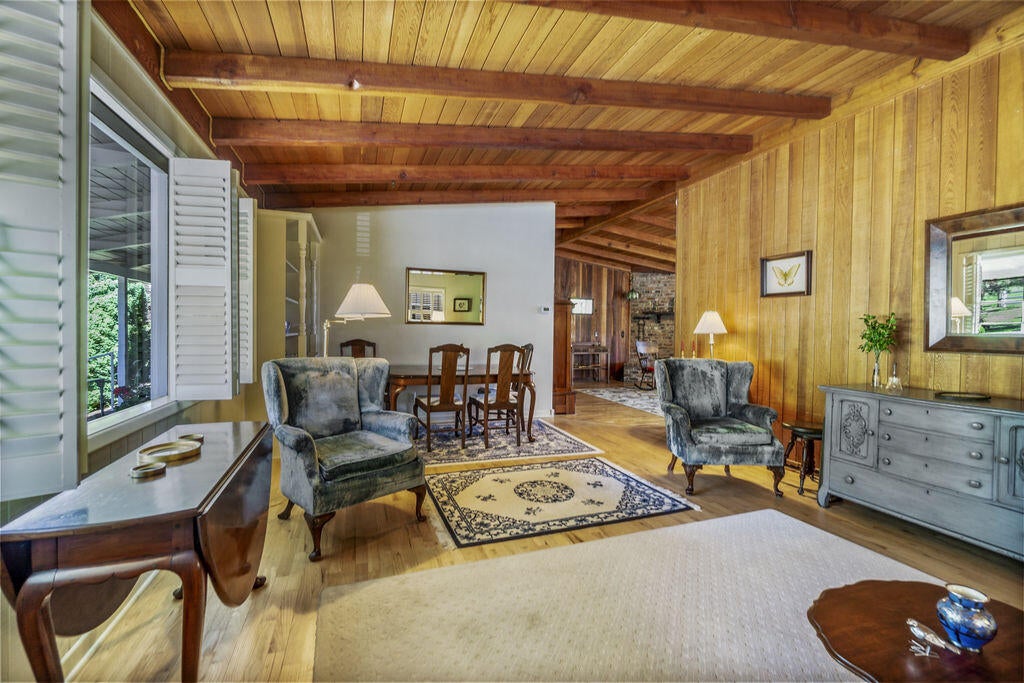 4002 Livingston Road Central Point, OR 97502 - Photo 18 of 60 LR(31)