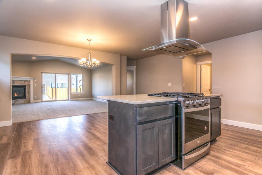 2570 Southwest Newberry Loop Redmond, OR 97756 - Photo 8 of 25 26th St NW 677 Web (15 of 41)