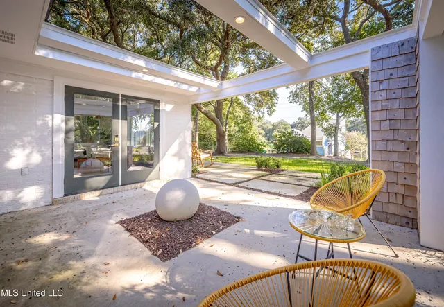 $939,900 | 1210 Harbor Road, Ocean Springs, MS 39564