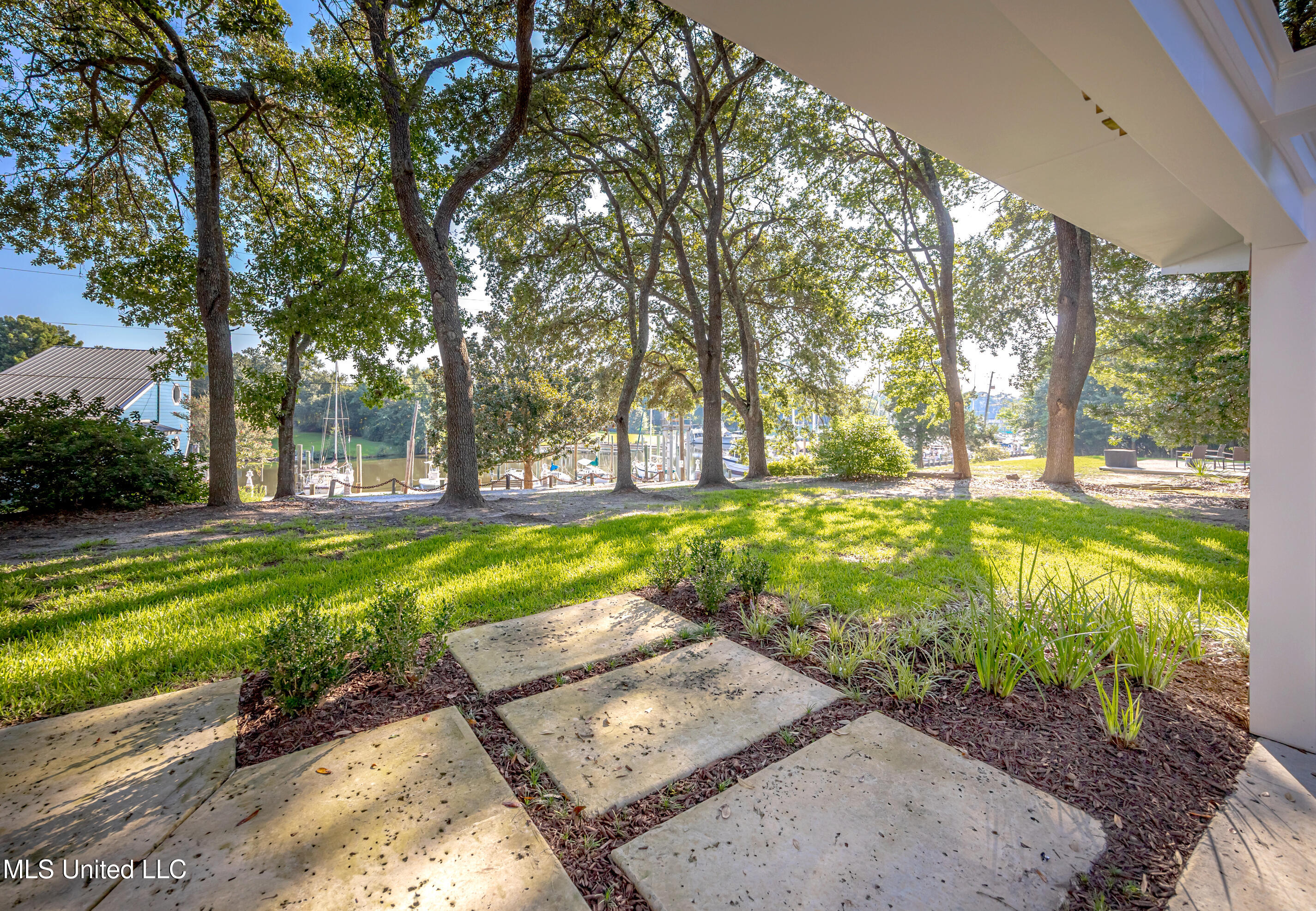 1210 Harbor Road Ocean Springs, MS 39564 - Photo 12 of 78 IMG_6996