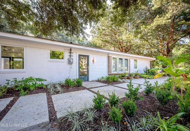 $939,900 | 1210 Harbor Road, Ocean Springs, MS 39564