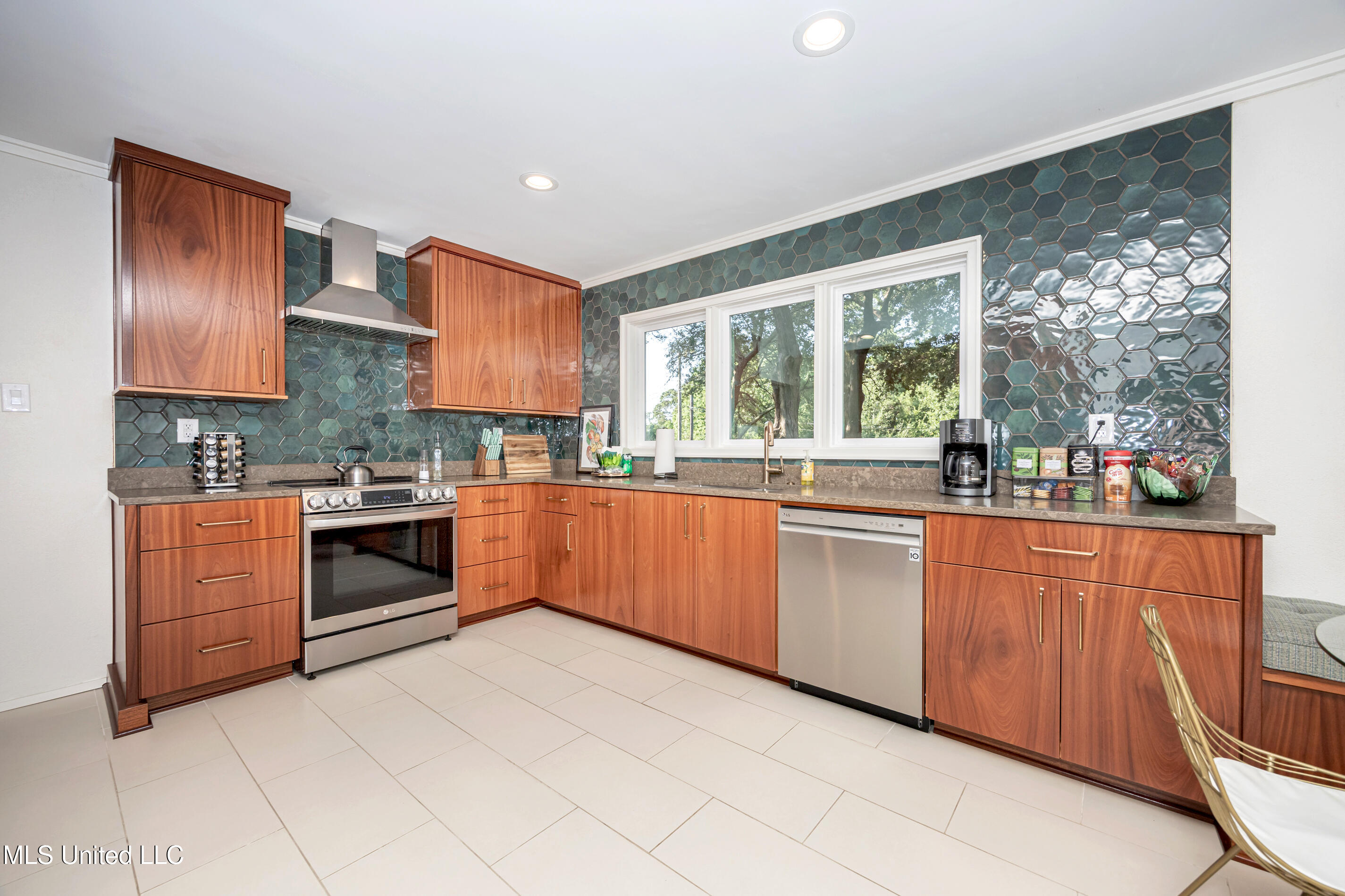 1210 Harbor Road Ocean Springs, MS 39564 - Photo 28 of 78 IMG_7034