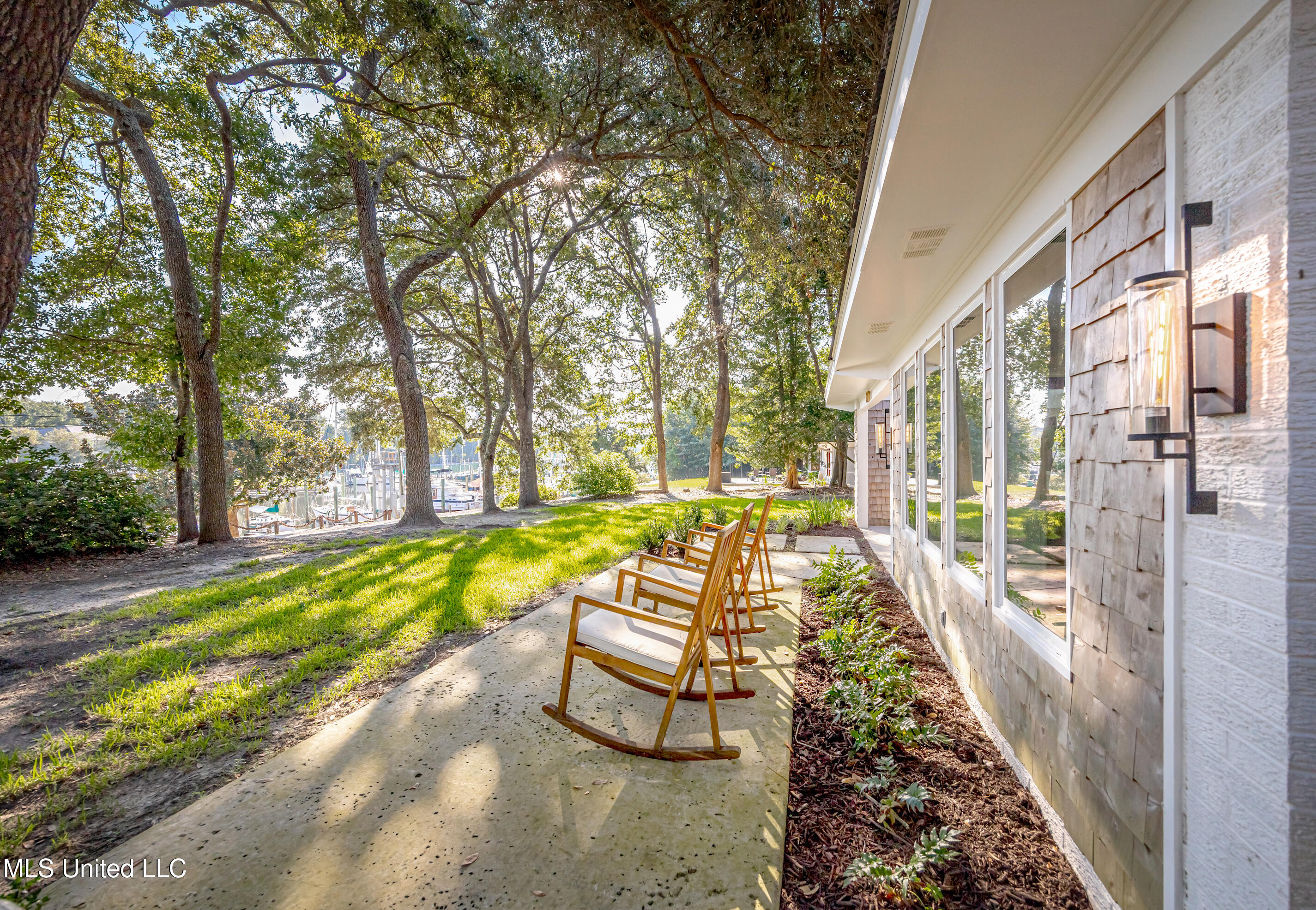 1210 Harbor Road Ocean Springs, MS 39564 - Photo 3 of 78 IMG_6984