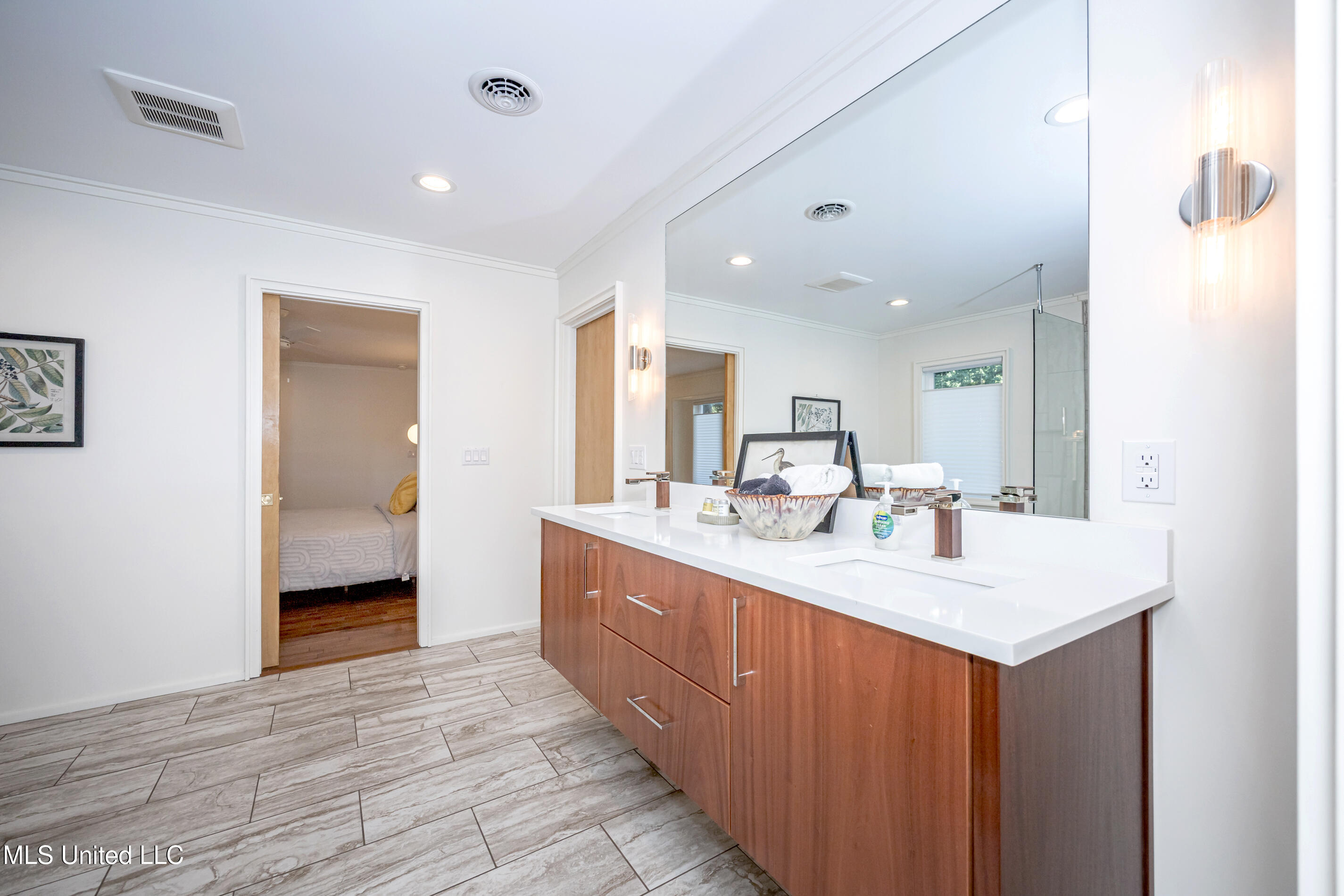 1210 Harbor Road Ocean Springs, MS 39564 - Photo 38 of 78 IMG_7044