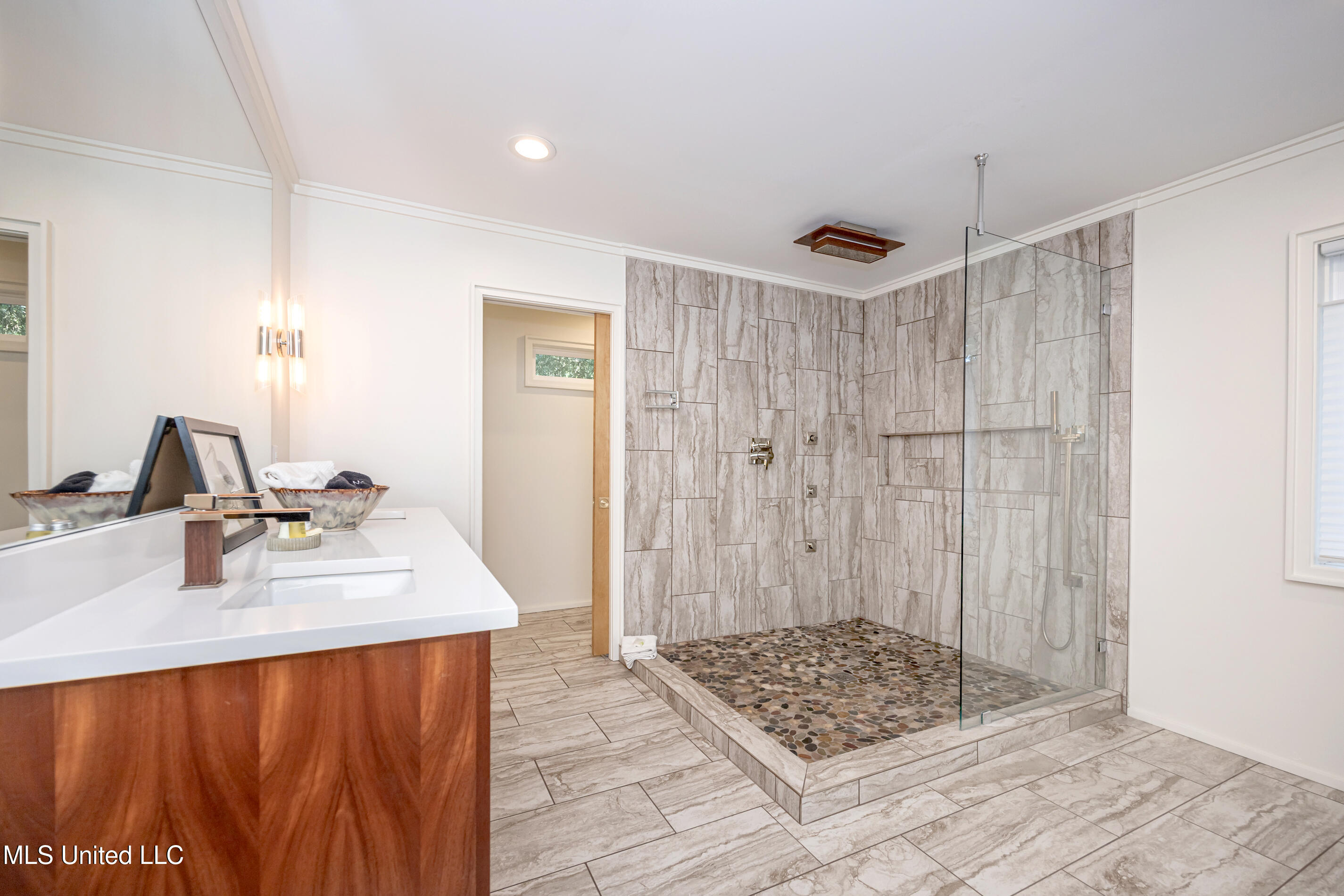 1210 Harbor Road Ocean Springs, MS 39564 - Photo 39 of 78 IMG_7045