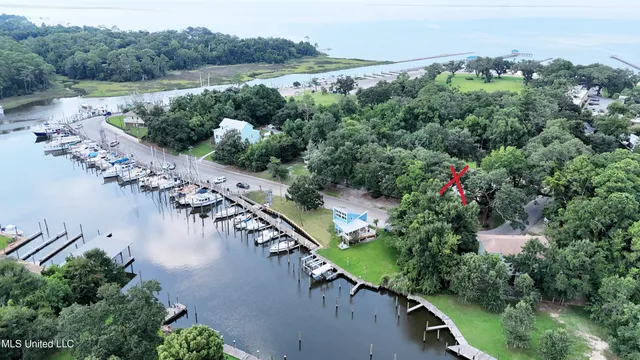 $939,900 | 1210 Harbor Road, Ocean Springs, MS 39564