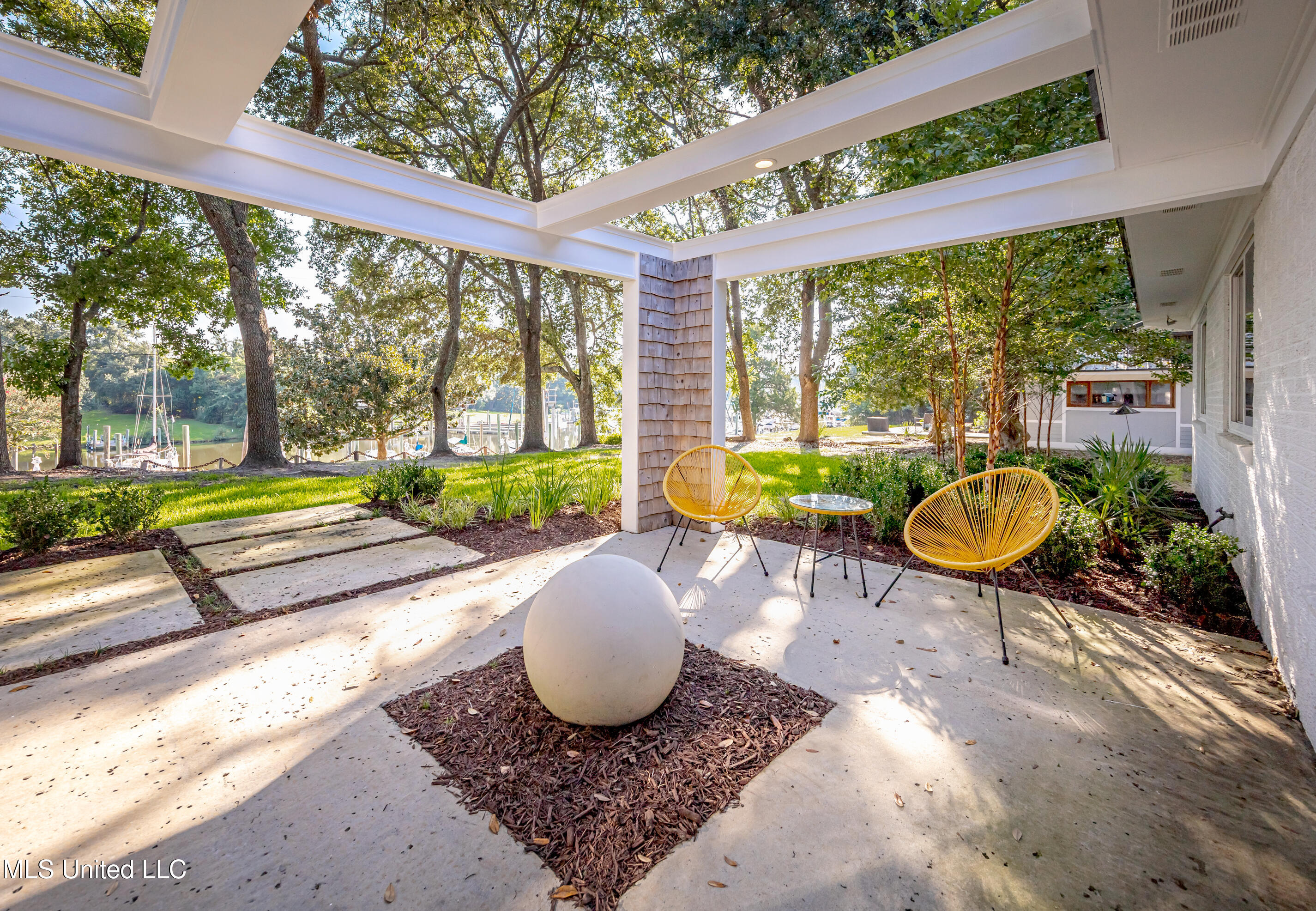 1210 Harbor Road Ocean Springs, MS 39564 - Photo 10 of 78 IMG_6990