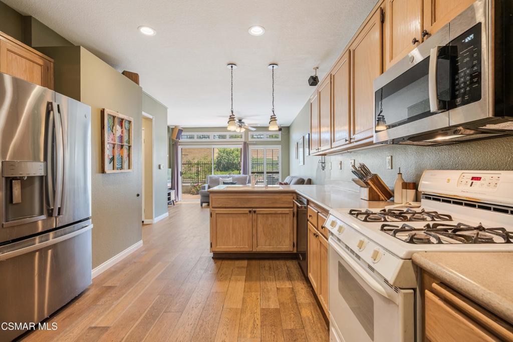 11529 Treeview Court Moorpark, CA 93021 - Photo 13 of 23