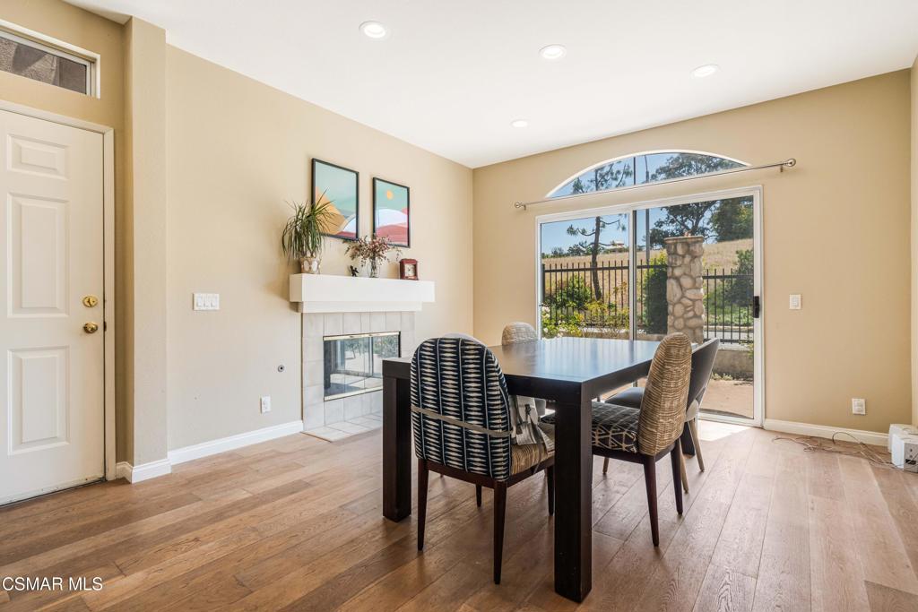 11529 Treeview Court Moorpark, CA 93021 - Photo 4 of 23