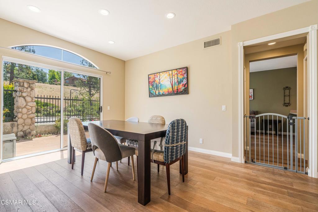 11529 Treeview Court Moorpark, CA 93021 - Photo 6 of 23
