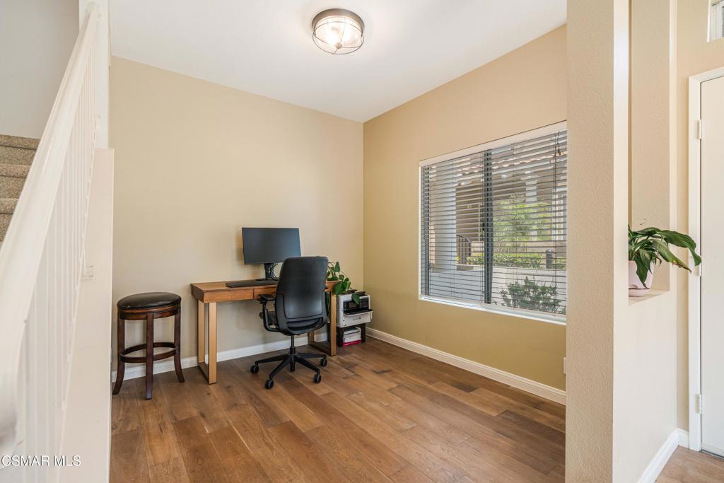 11529 Treeview Court Moorpark, CA 93021 - Photo 8 of 23