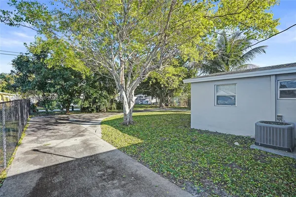 $410,000 | 307 Northwest 11th Avenue, Delray Beach, FL 33444