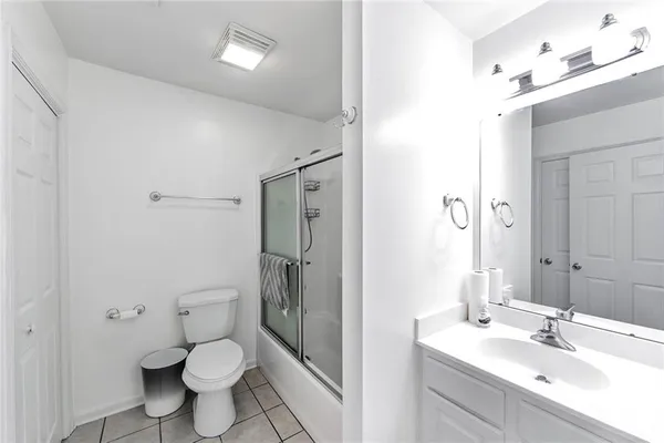 $2,096 | 3031 Barrow Street, Unit 14, Houma, LA 70360