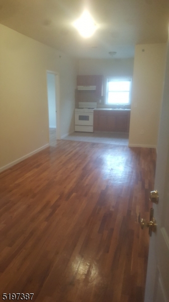 210 Trumbull Street Elizabeth Port, NJ 07206 - Photo 2 of 6