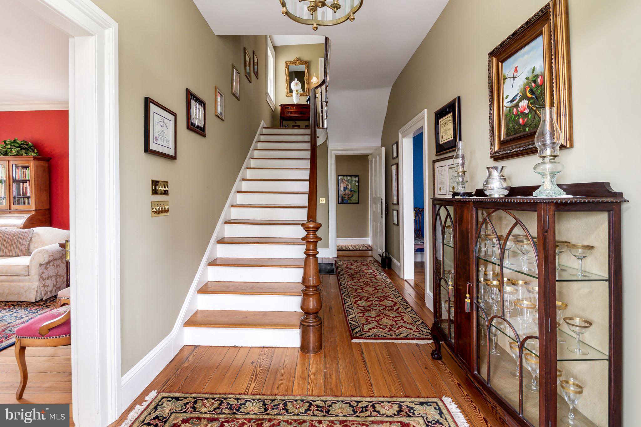 5338 Sudley Road West River, MD 20778 - Photo 7 of 57 Entry / Foyer