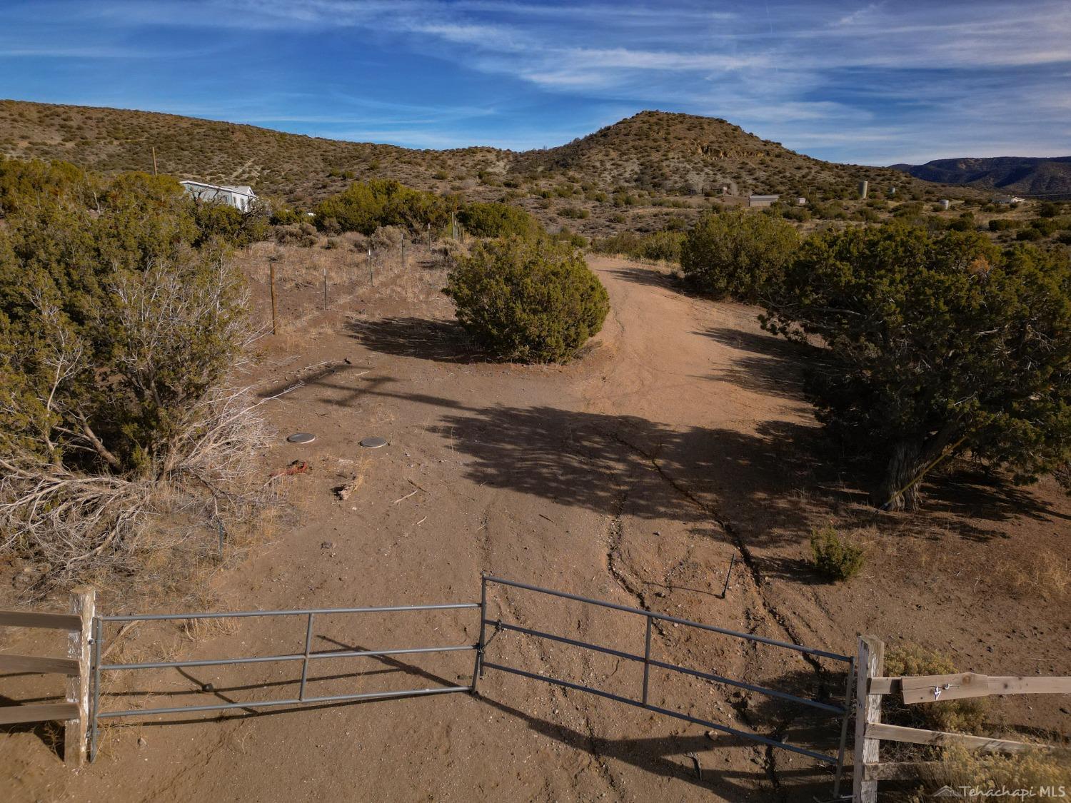 4 Transvaal Road Tehachapi, CA 93561 - Photo 3 of 44 Gallery Image 3