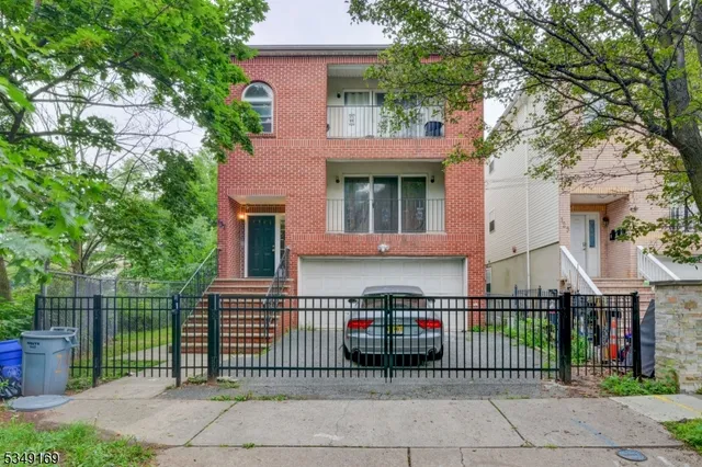 $2,450 | 131 Schley Street, Newark, NJ 07112